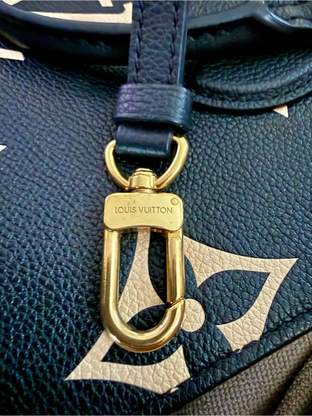 Louis Vuitton Black & Cream Monogram Large Tote - Picture 4 of 6